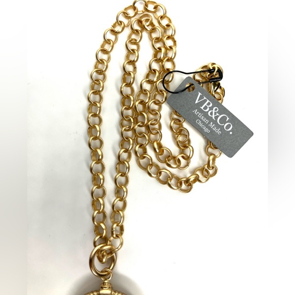 NWT VB&Co Artisan Crafted Bull Dog Coin Pendant Necklace - Picture 2 of 3